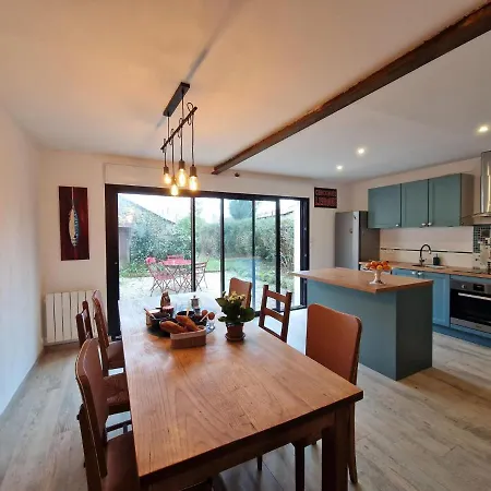 House With 3 Bedrooms And 2 Bathrooms In Casa de Férias Carolles