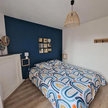 House With 3 Bedrooms And 2 Bathrooms In *